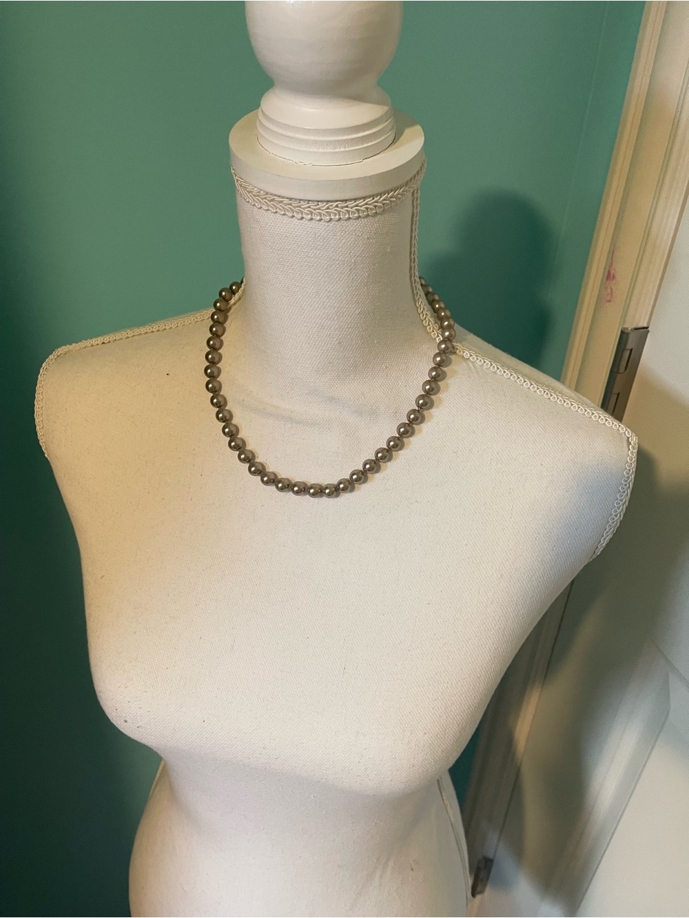 Classic Gray Pearl Beaded Necklace - Women Jewelry